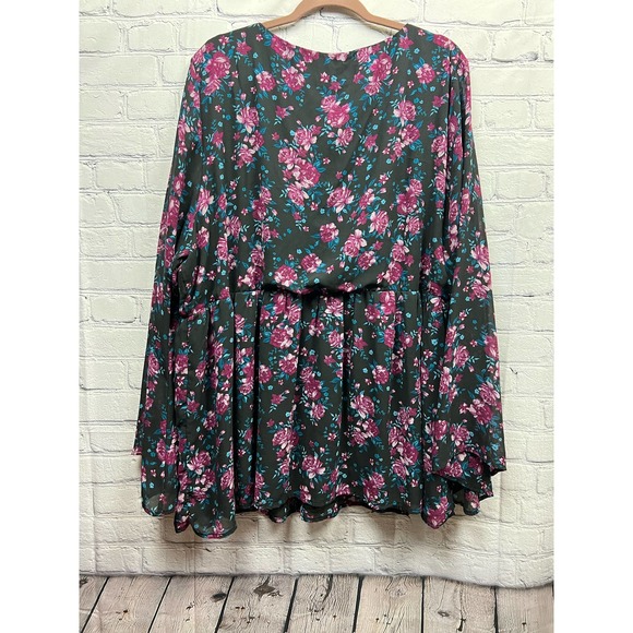 Torrid Black Floral Print Chiffon Bell Sleeve Tunic Womens Plus Size 4X - Picture 2 of 7